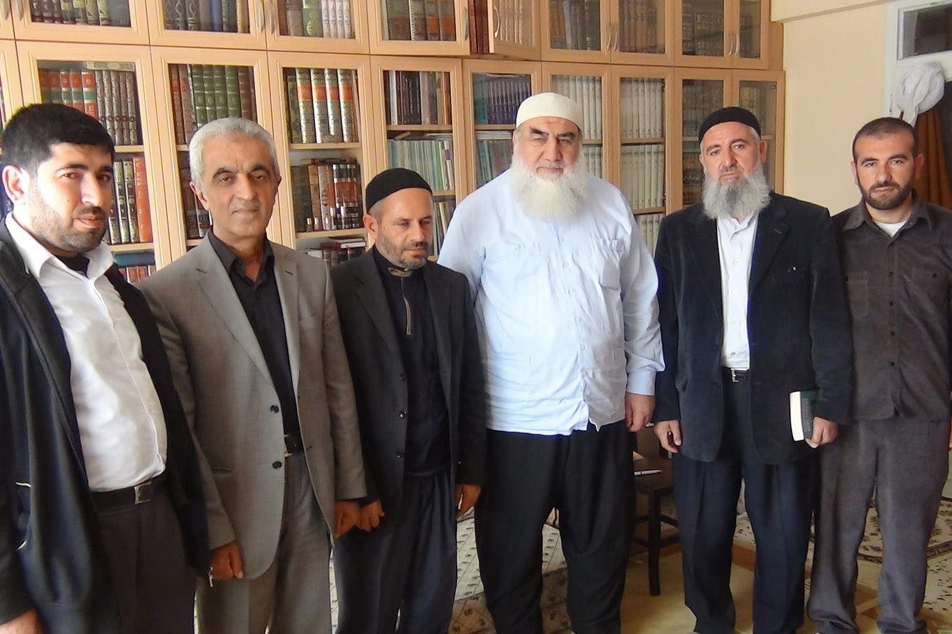 Çınar Hoca’dan Molla Cemal Nar’a ziyaret Çınar Hoca’dan Molla Cemal Nar’a ziyaret